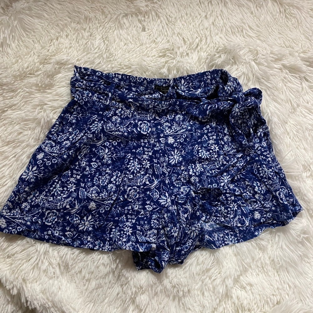 Jessica Simpson Blue And White Floral Shorts